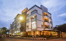 Hotel 88 Jember By Wh - Strategic Location In The City Center
